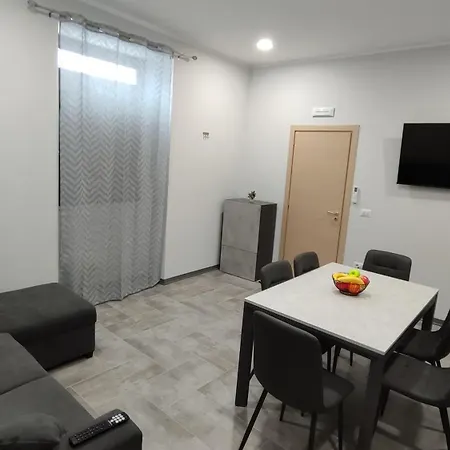 Ai Piedi Dell'etna Apartment *